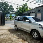 RedDoorz Syariah near Exit Tol Batang